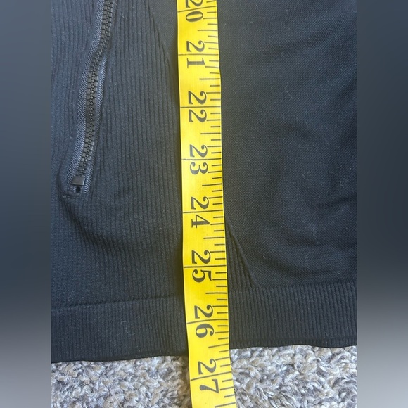 Fabletics women’s stretchy form fitting black jacket size XS-S - Picture 9 of 9